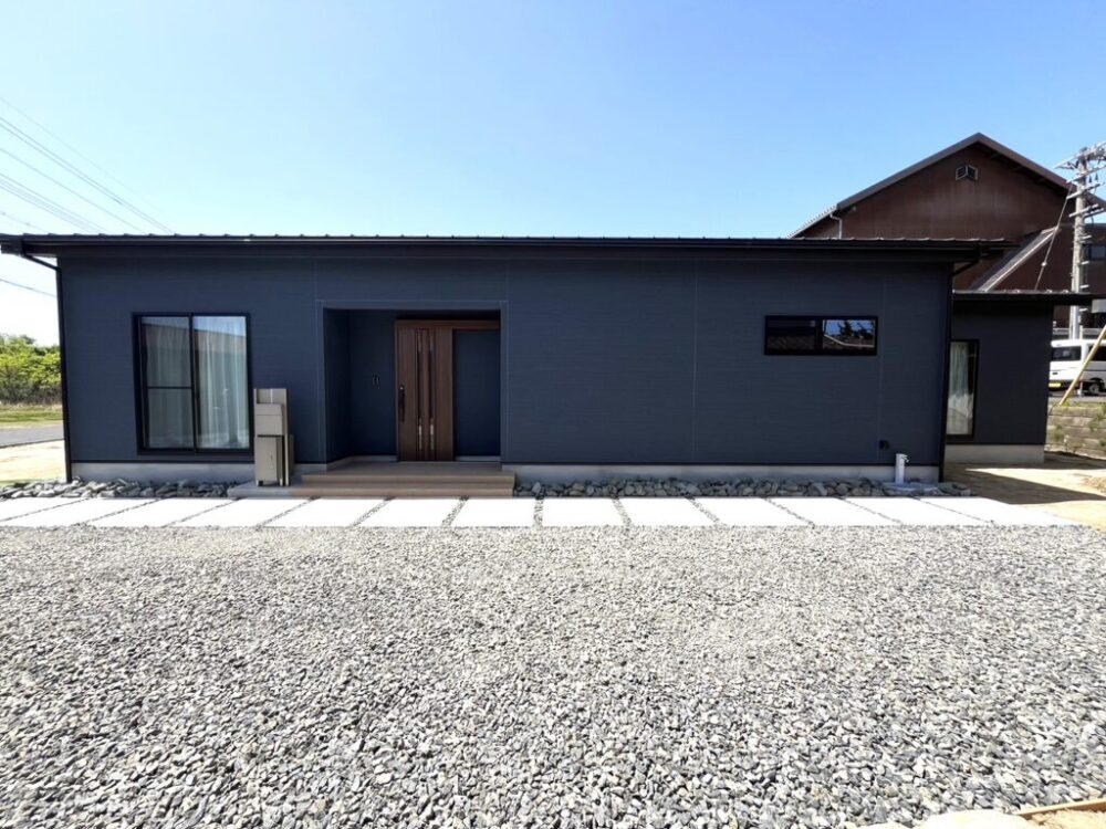 将来の増築など可変性を持った素敵な 2LDK平屋