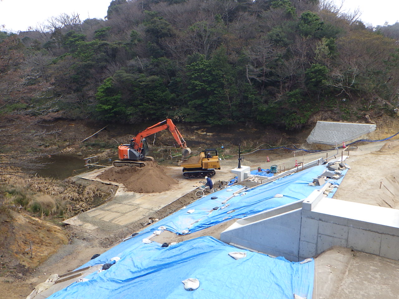 03. 盛土材積込
